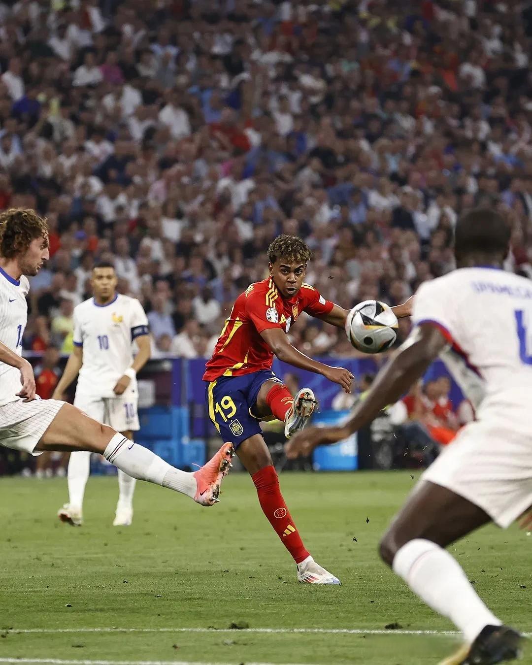 yihao- 梅西新赛季技艺秀让对手无奈让球迷至嗨