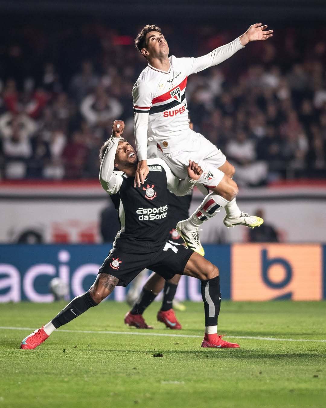 壹号娱乐-包含C罗关键节点精彩发挥,篮网带队取胜!的词条